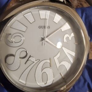 GUESS UNISEX SPORTY SILVER TONE, GENUINE WHITE LEATHER BAND,FLASHY WATCH-G66527L